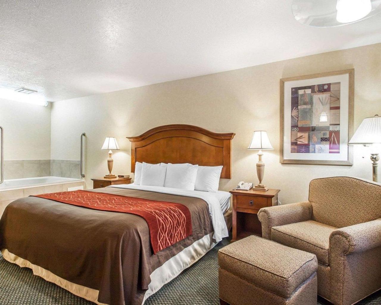 Comfort Inn Conference Center هيلسبورو، أوريغون المظهر الخارجي الصورة