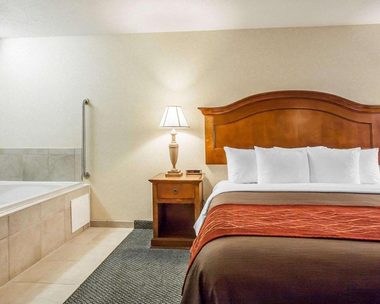 Comfort Inn Conference Center هيلسبورو، أوريغون المظهر الخارجي الصورة